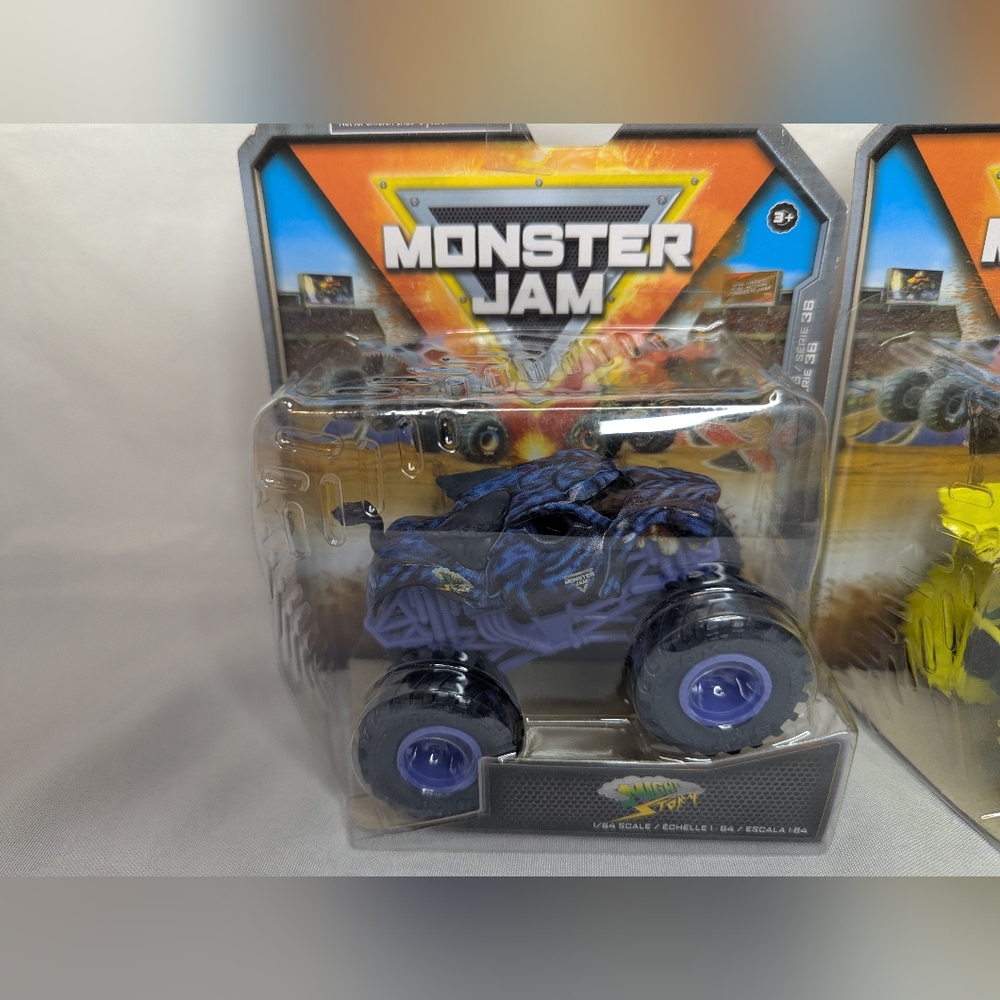 Monster Jam Monster Trucks Series 36 - Picture 2 of 7